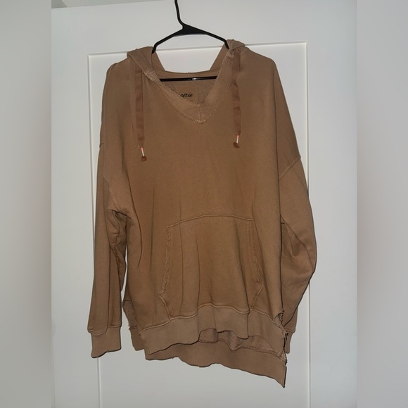 ✨WORN ONCE✨ 2023 Aerie Barefoot Hoodie - Picture 7 of 10